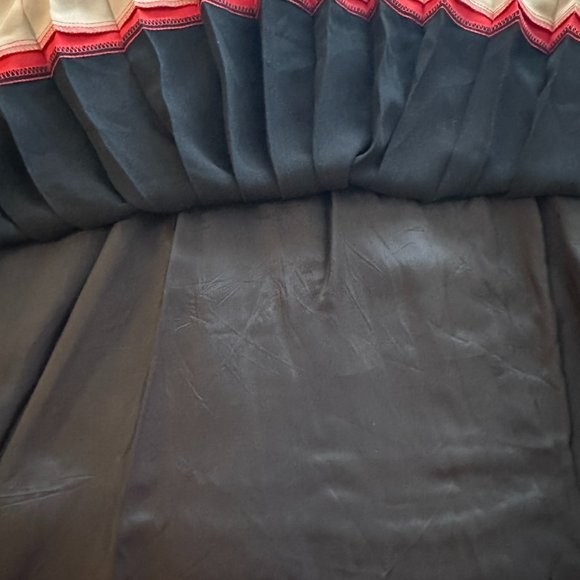 Neiman Marcus Dress Size 6- Gently worn- Red/Black/Taupe - Picture 11 of 11